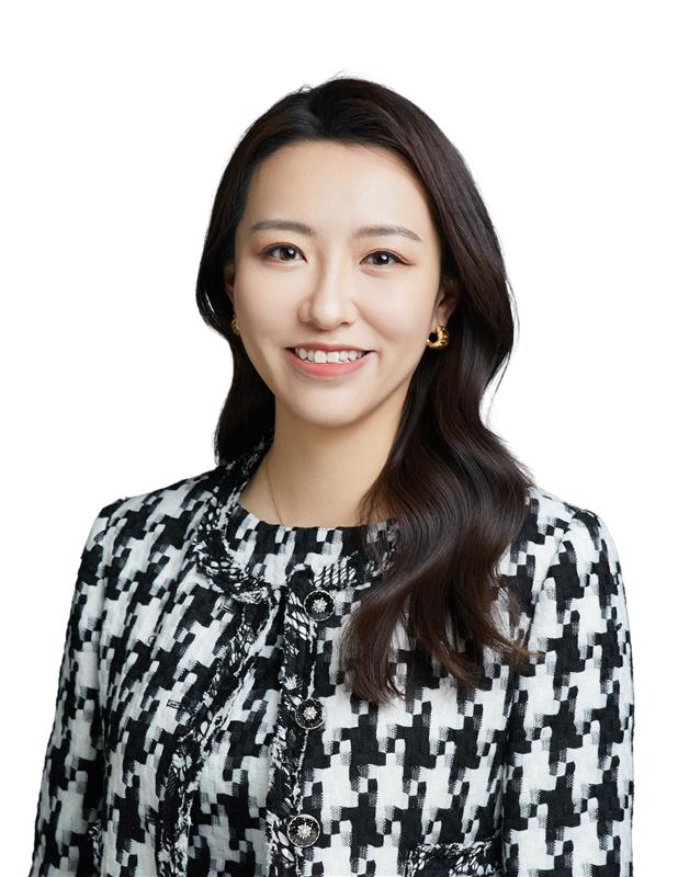 Miranda Wang_Transparent.png